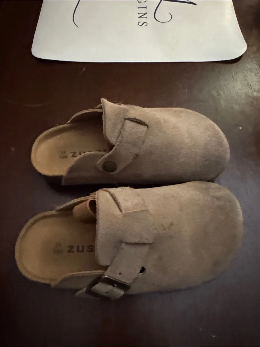 ZUSERIS brand Kids Suede Slingback Clogs in Taupe size 28